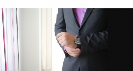 Le smoking sur mesure pour homme : de quelle tenue s’agit-il réellement ?